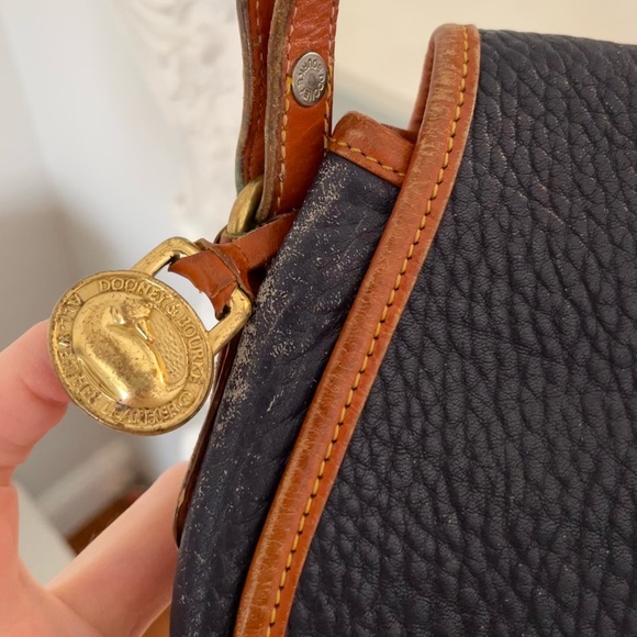 VINTAGE Dooney & Bourke Duck Logo Small Crossbody Handbag Leather Saddle Bag - Picture 6 of 9